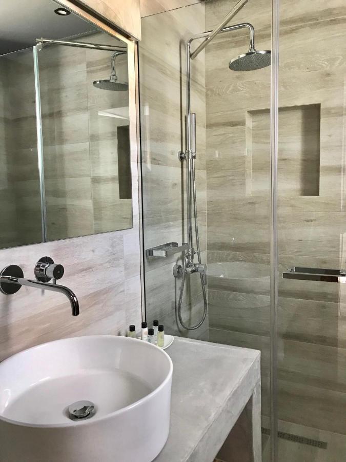 Aellia Hotel & Suites Leros Lakkion ภายนอก รูปภาพ