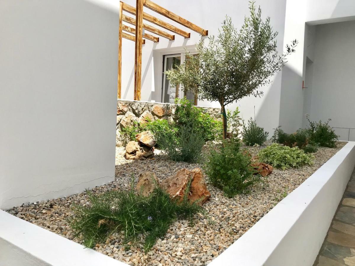Aellia Hotel & Suites Leros Lakkion ภายนอก รูปภาพ